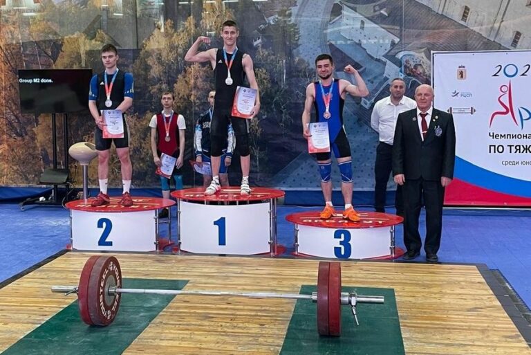 Тульские тяжелоатлеты завоевали 3 медали на чемпионате ЦФО
